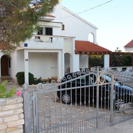 Small Apartment Merica Novalja Exterior foto